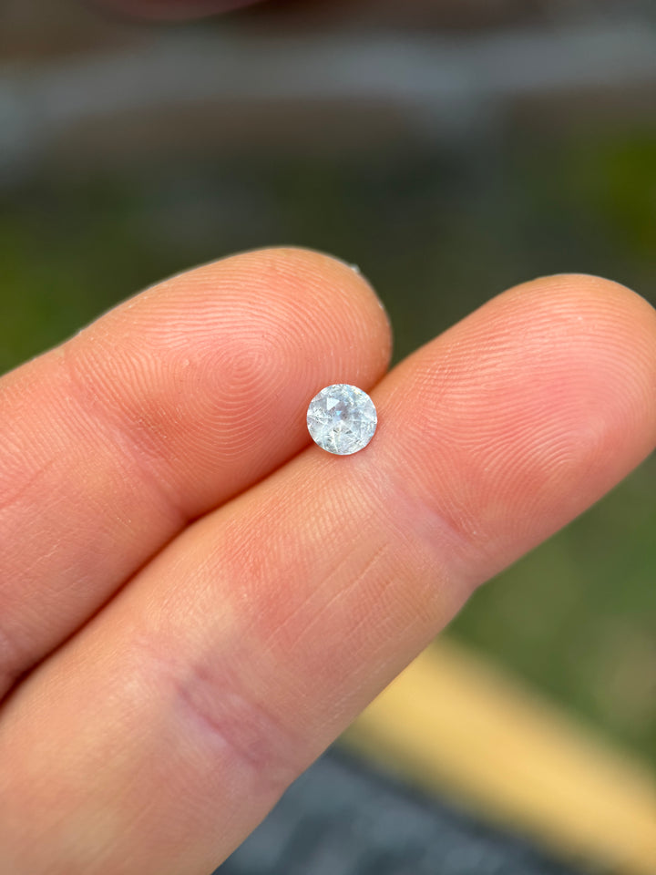 0.87CT Sapphire: Icy White Grey Silver Round Brilliant Cut