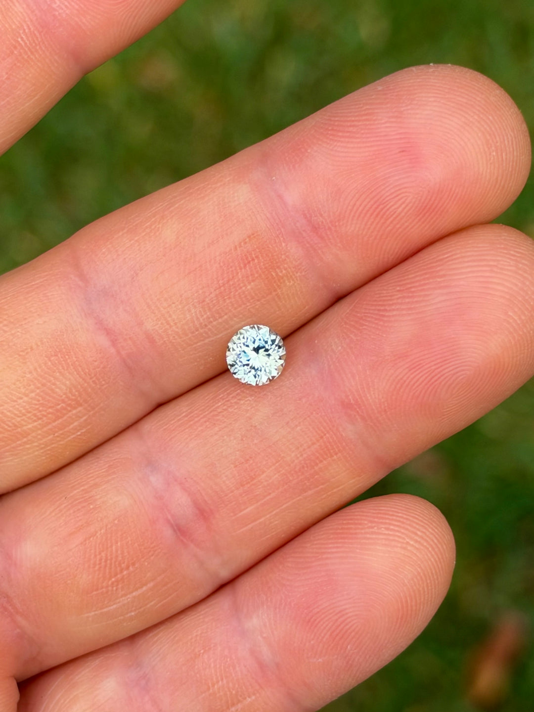 1.15CT Sapphire: Light Sage Green Round Brilliant Mix Cut