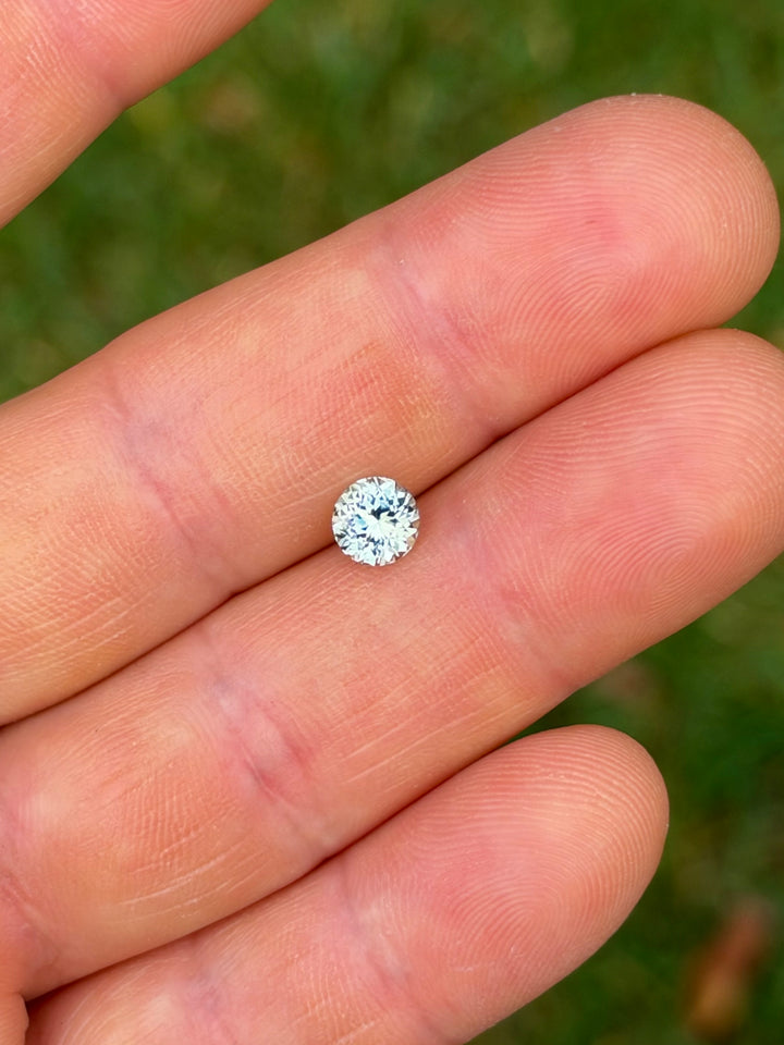 1.15CT Sapphire: Light Sage Green Round Brilliant Mix Cut