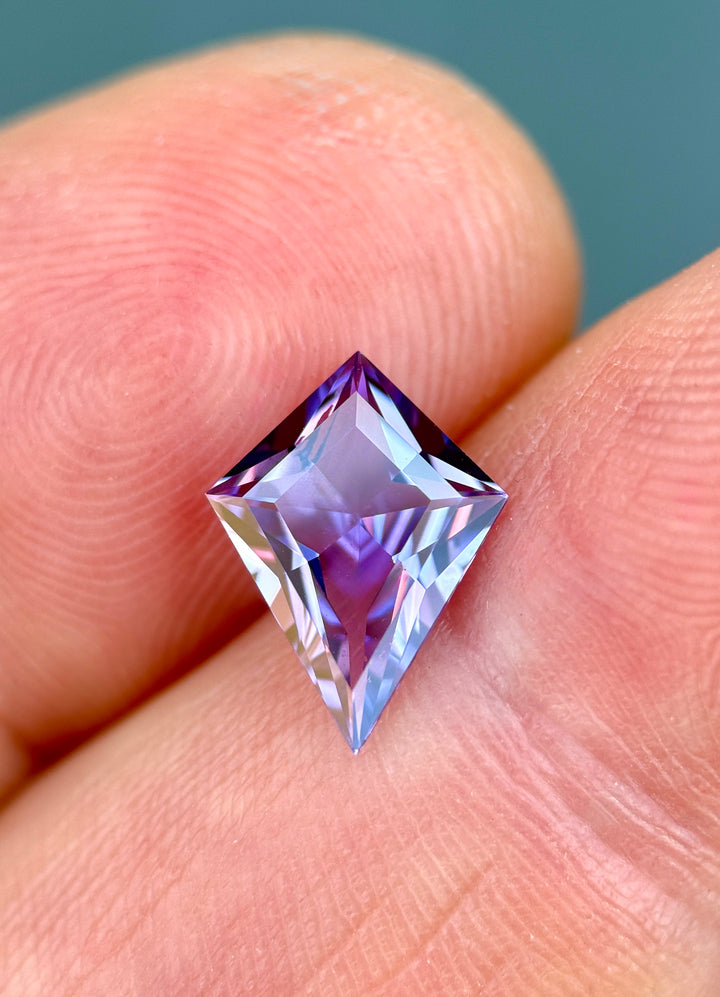 1.85CT Sapphire: Opalescent Purple Pink Kite Step Cut
