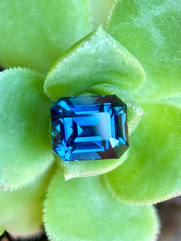 3.52CT Sapphire: Vivid Blue Precision Emerald Cut