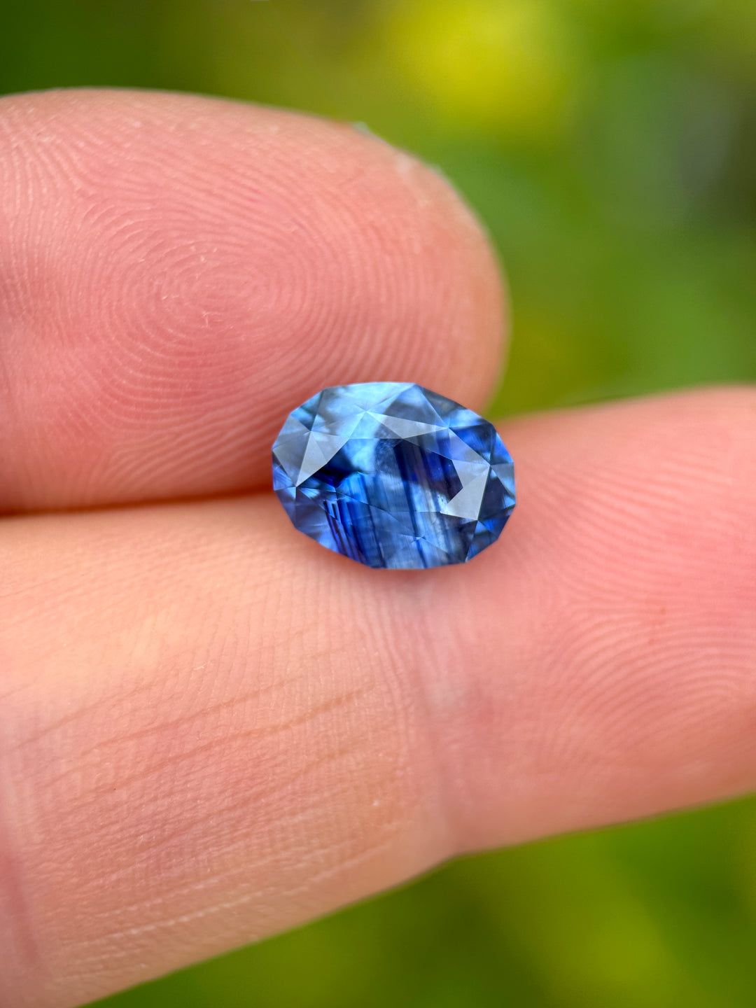 4.01CT Sapphire: Vivid Ombre Banded Parti Precision Custom Geometric Oval Mix Cut