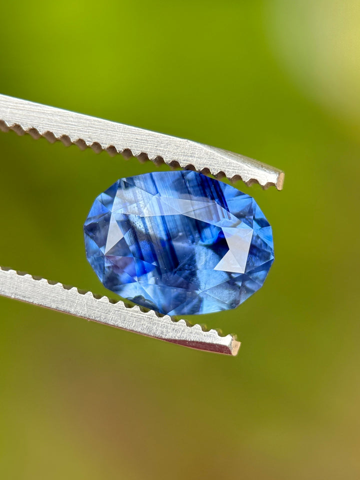 4.01CT Sapphire: Vivid Ombre Banded Parti Precision Custom Geometric Oval Mix Cut