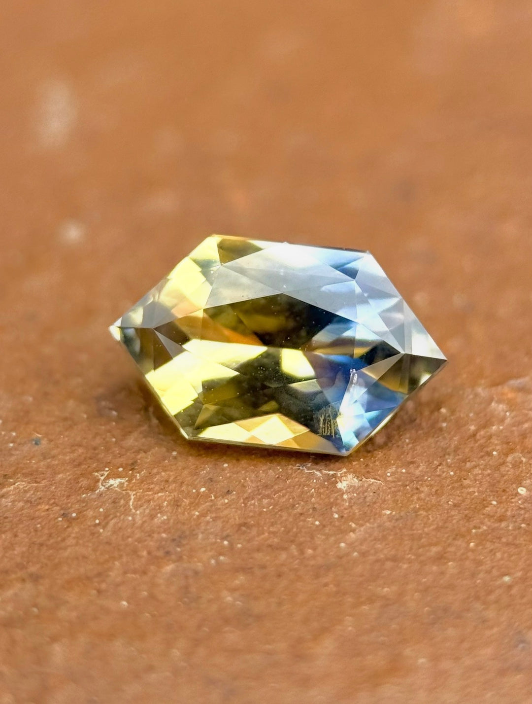 1.57CT Sapphire: Bi-Color Parti Elongated Hexagon Mix Cut