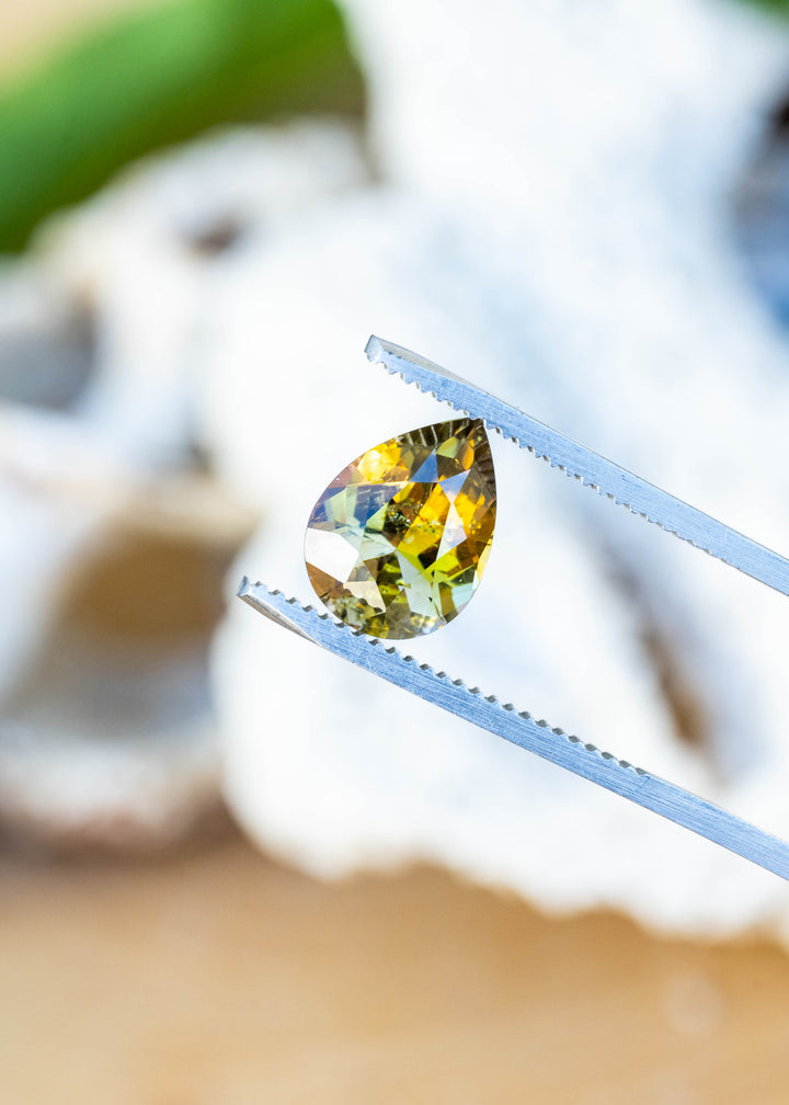 2.88CT Tanzanite: Yellow Green Blue Brilliant Pear Cut