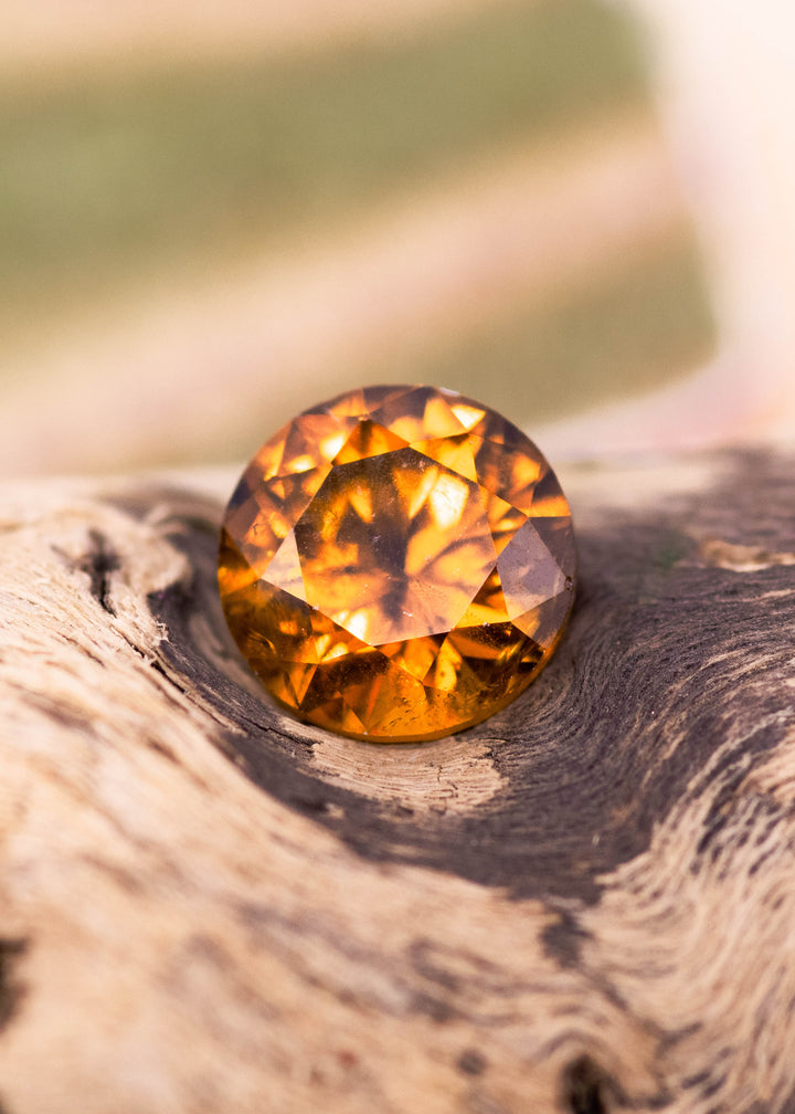 1.83CT Garnet: Orange Green Yellow Brown Round Brilliant Cut