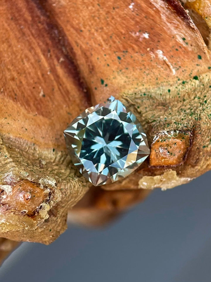 Captivating 3.13-carat cushion brilliant sapphire with an exceptional color change effect from grayish green to pinkish purple, untreated and mined from Montana, USA.