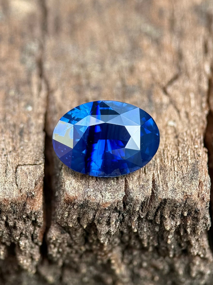 2.56CT Sapphire: Blue Parti Oval Mix Cut