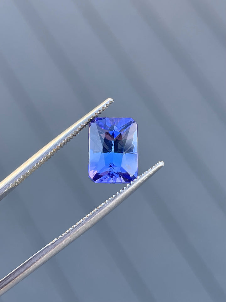 Exquisite Tanzanite Gemstone with Radiant Blue and Ultra Violet Color - 3.57 Carats