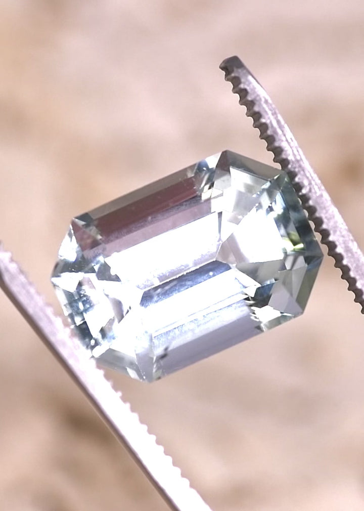 10.80CT Aquamarine: Mint Green Seafoam Emerald Cut