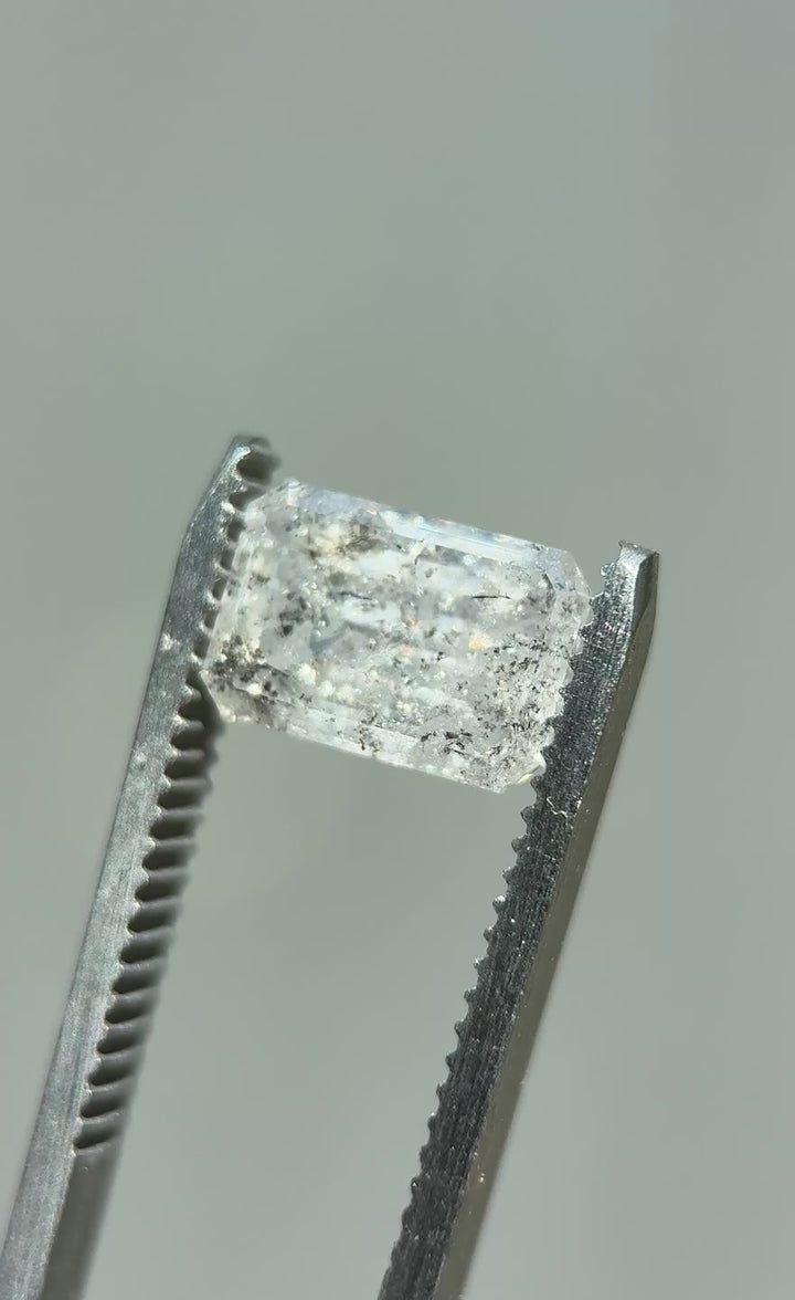 tweezer video of 2.81CT Diamond: Salt and Pepper Emerald Cut