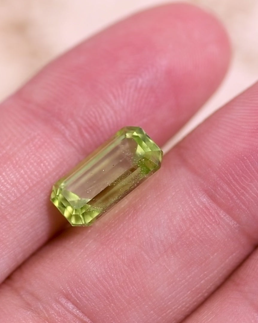 4.82CT Peridot: Green Emerald Cut