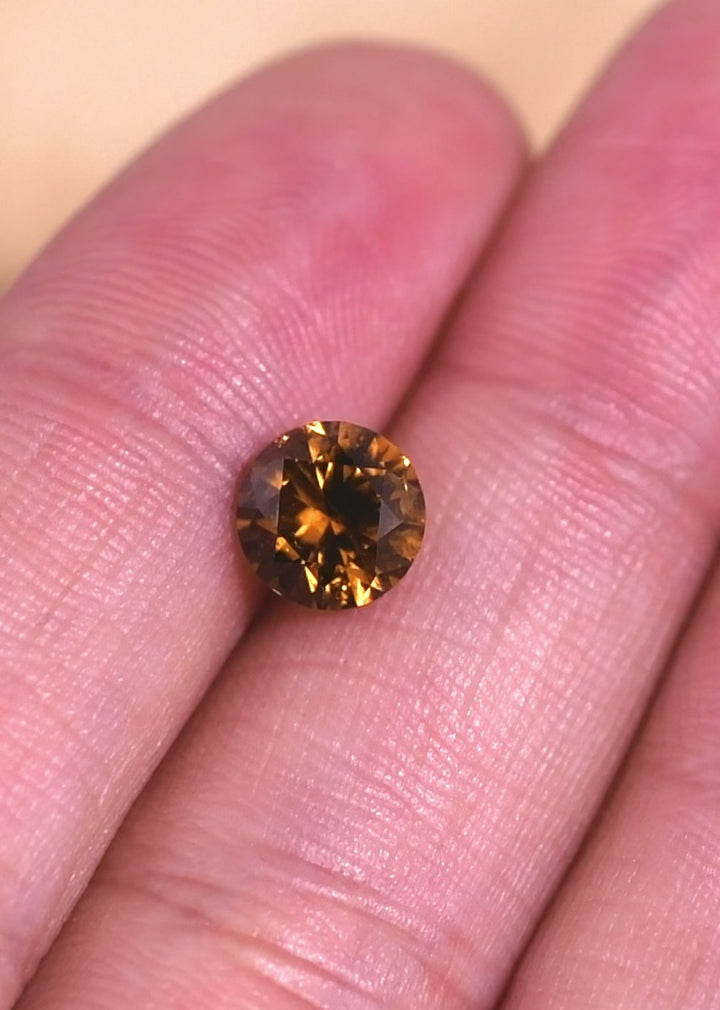 1.83CT Garnet: Orange Green Yellow Brown Round Brilliant Cut