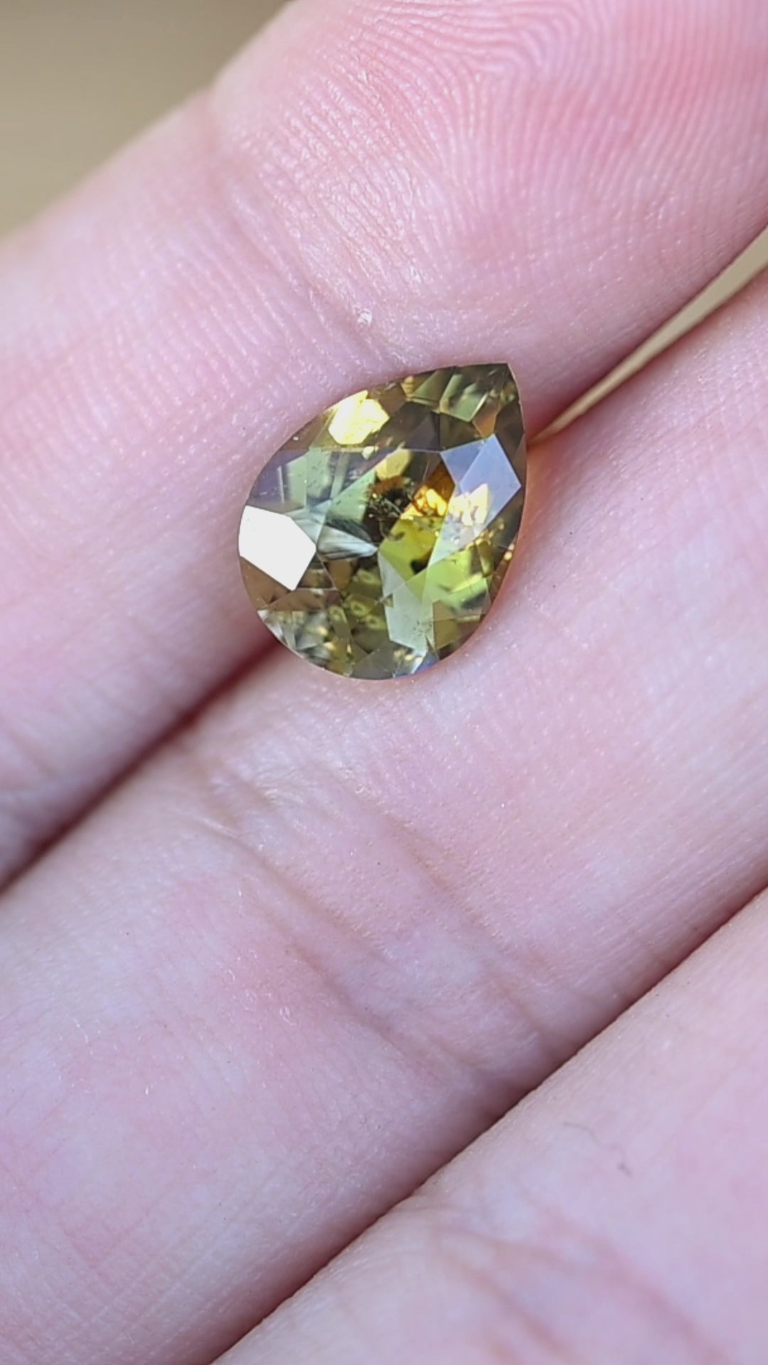 2.88CT Tanzanite: Yellow Green Blue Brilliant Pear Cut