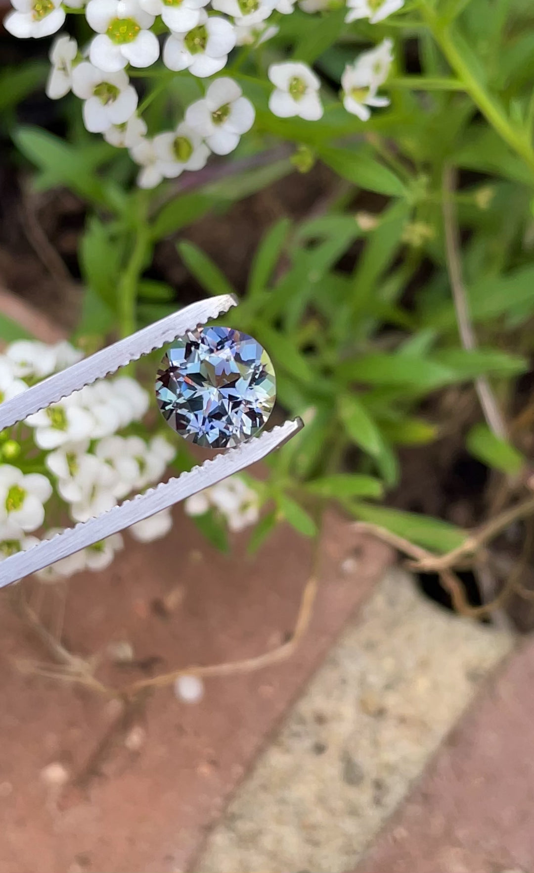 360-degree video of a 2.26ct round Tanzanite showing vivid teal, blue, and purple hues from Merelani Hills