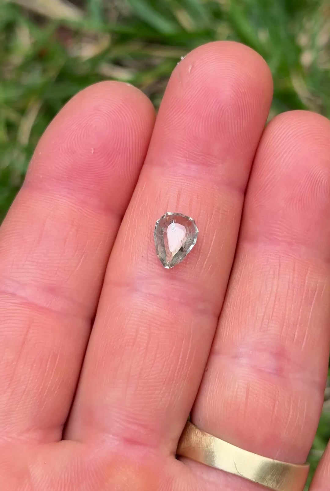 1.75CT Sapphire: Color Shifting Shield Tablet Cut