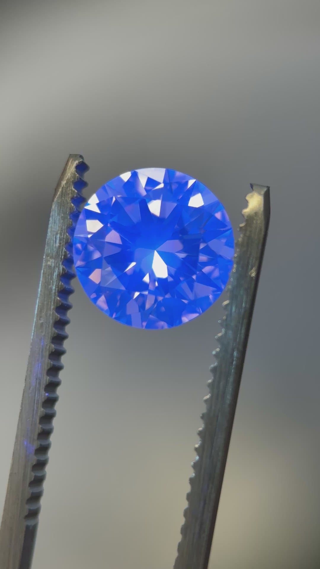 2.40CT Diamond: VVS1 Champagne C3 Hearts & Arrows Round Brilliant Cut