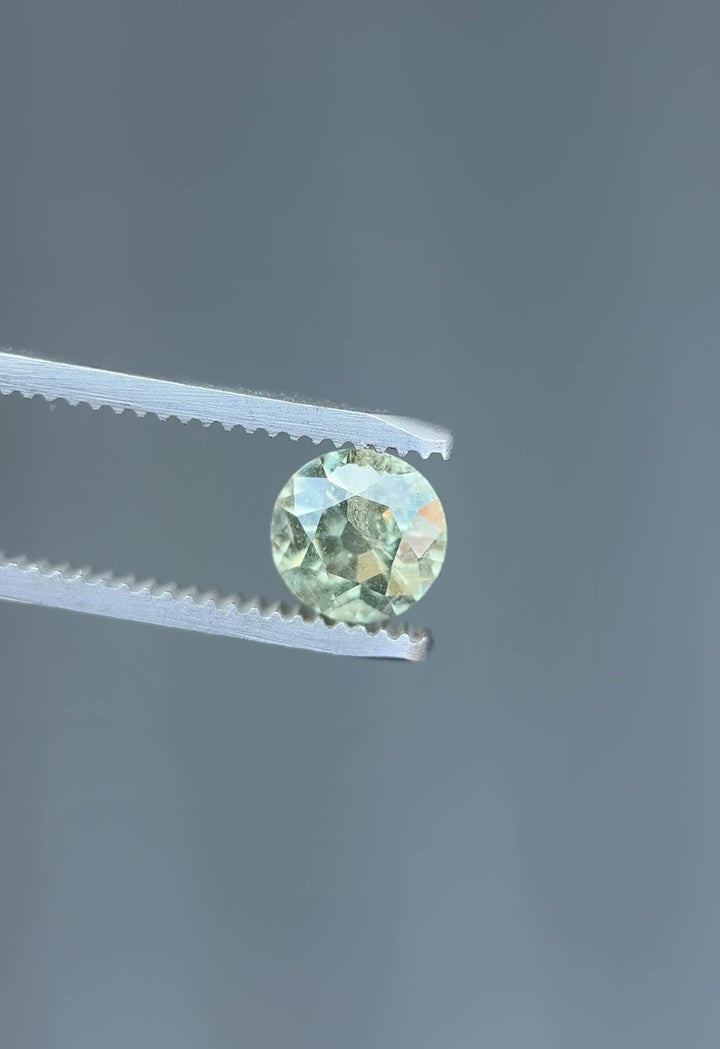 360-degree video of 1.42-carat Umba sapphire in old European mine cut, spinning to reveal natural internal characteristics and color play.