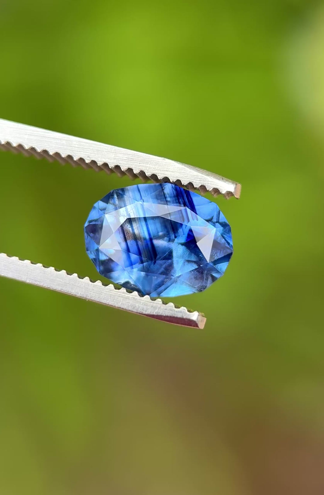 4.01CT Sapphire: Vivid Ombre Banded Parti Precision Custom Geometric Oval Mix Cut