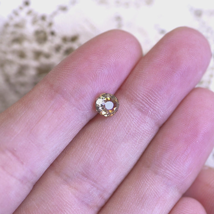 1.05CT Diamond: VVS1 Champagne C4 Round Mughal Cut