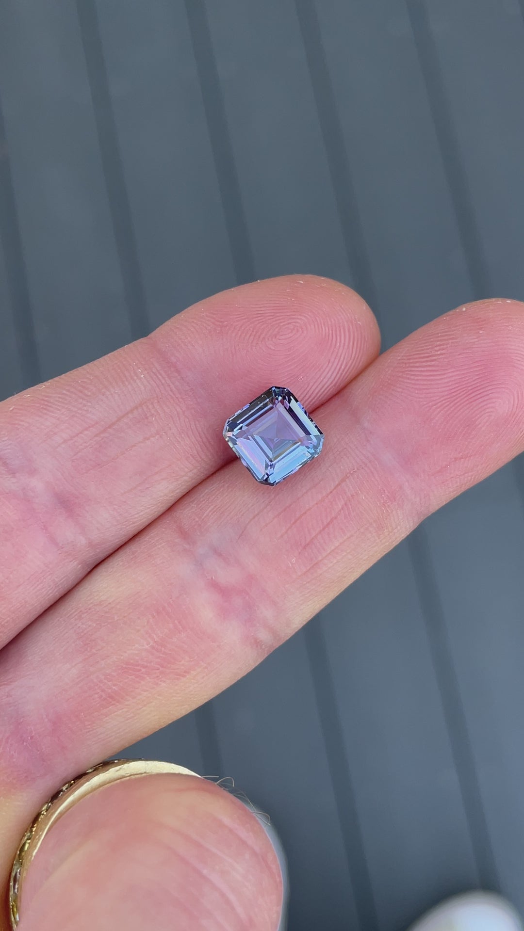 Video capturing the brilliance and color shift of a 3.51ct Tanzanite under natural lighting.