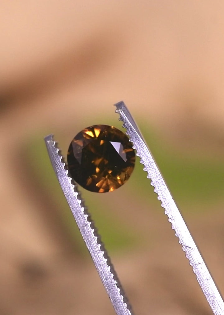 1.83CT Garnet: Orange Green Yellow Brown Round Brilliant Cut