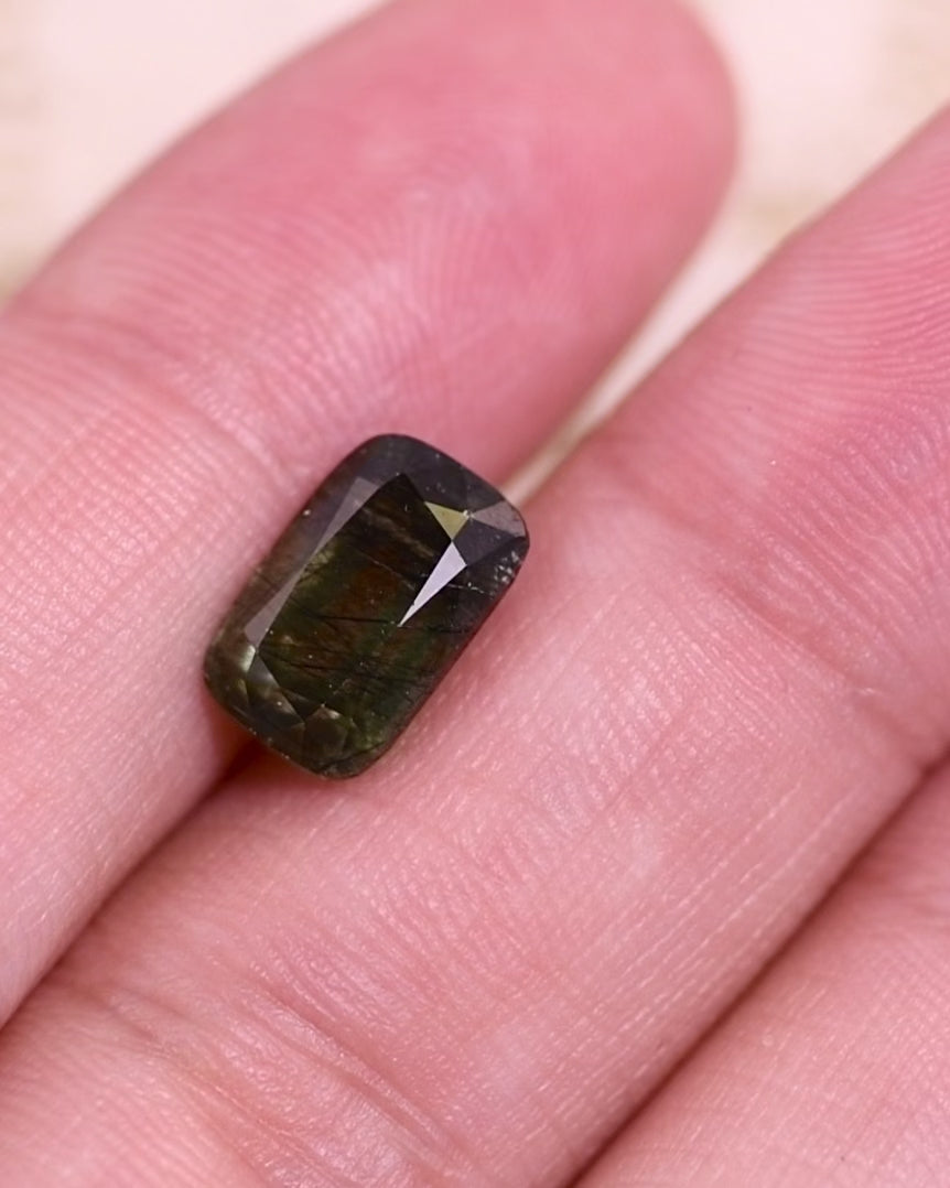 3.94CT Peridot: Green Cushion Cut
