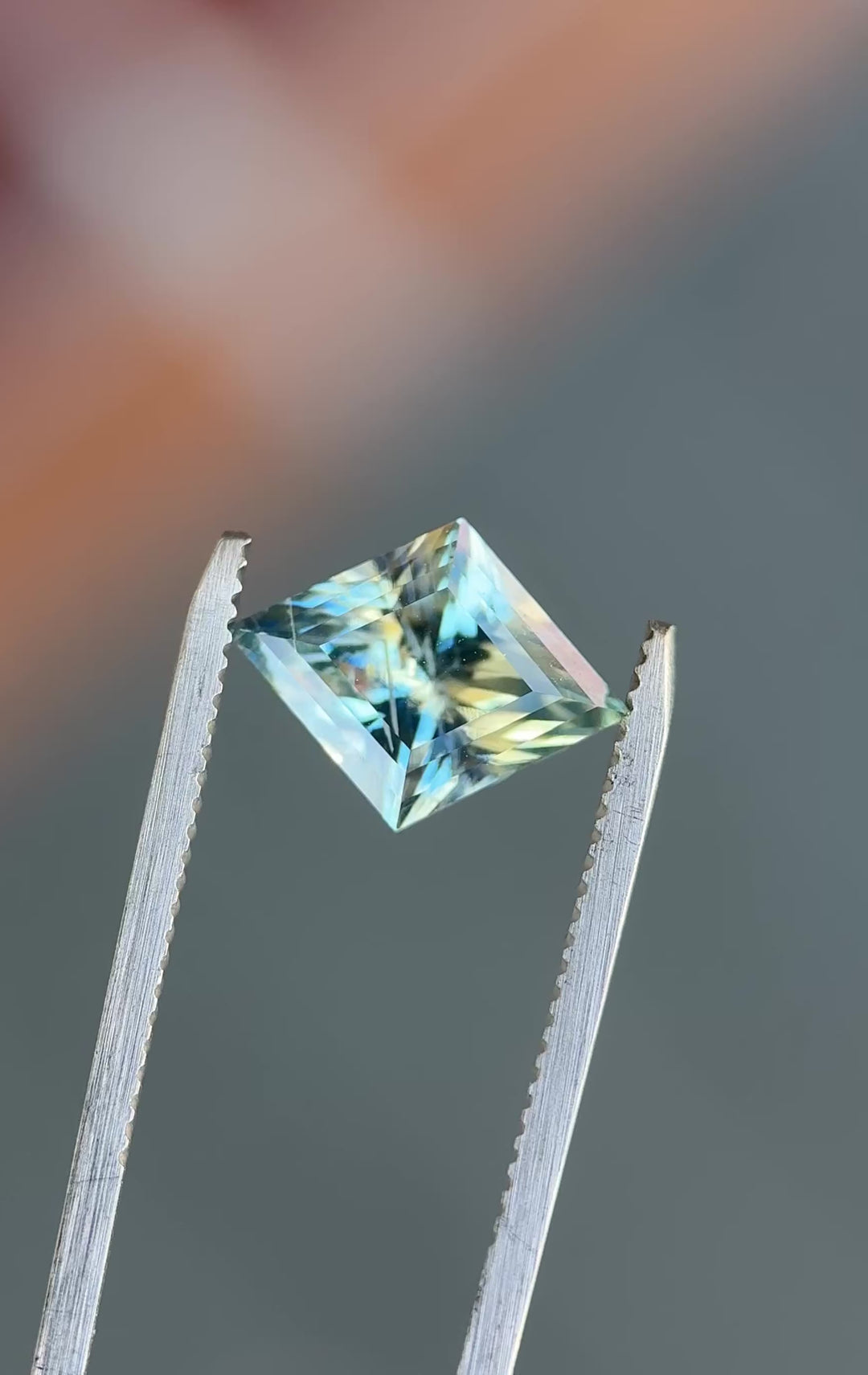 4.52CT Sapphire: Greenish Yellow Blue Parti Kite-Lozenge Step Cut