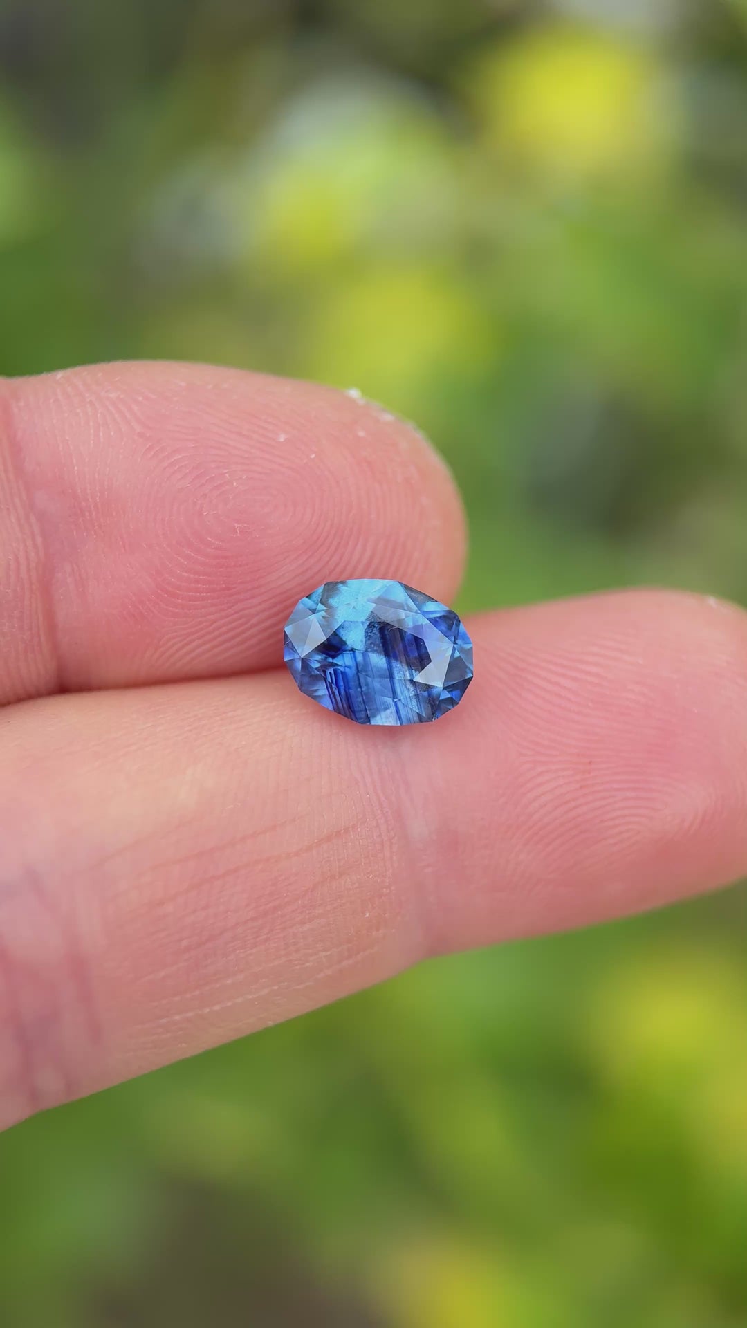 4.01CT Sapphire: Vivid Ombre Banded Parti Precision Custom Geometric Oval Mix Cut