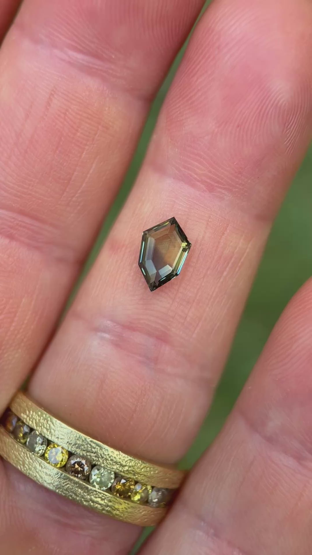 1.13CT Sapphire: Yellow Teal Blue Green Parti Precision Shield Portrait Cut