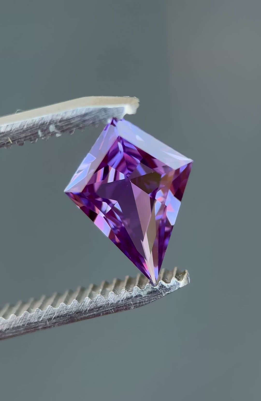 1.85CT Sapphire: Opalescent Purple Pink Kite Step Cut
